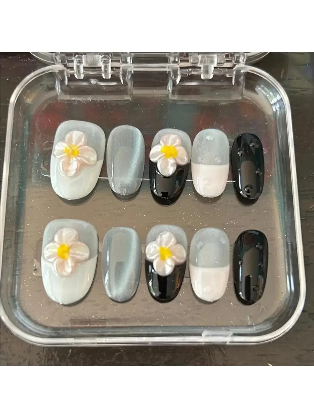 Floral Handmade Nail Art Set in Black and Pink